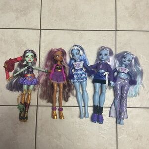 Lot of Monster High G3 Abbey Clawdeen Jennifire